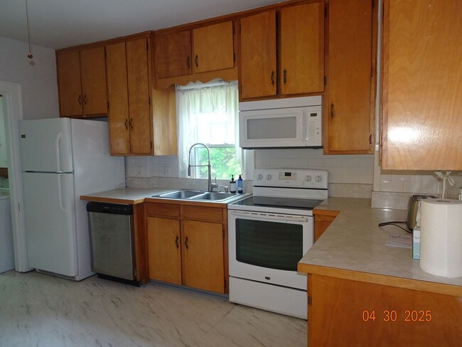 Building Photo - 2 Story Home in Toano VA for Rent