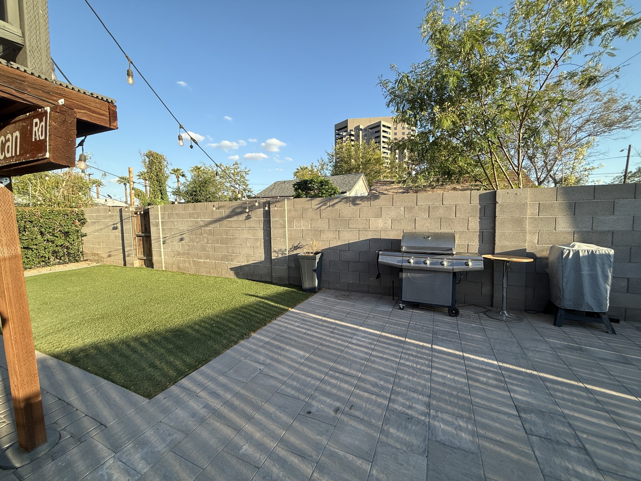 Building Photo - 3610 N 10th Pl