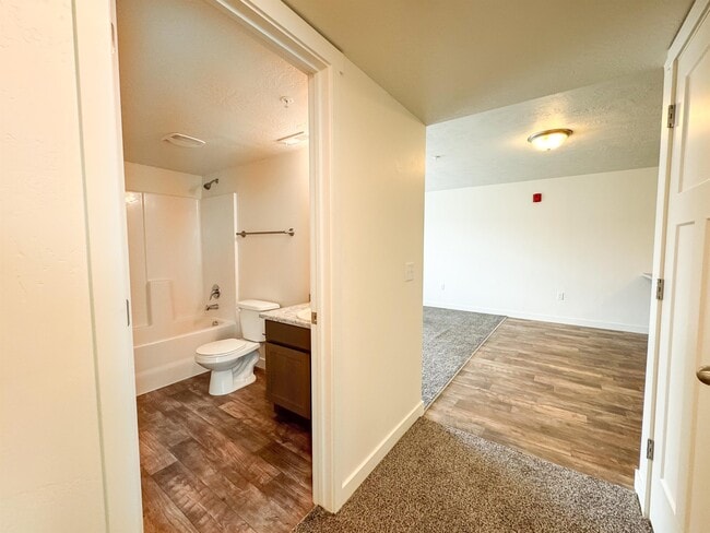 Building Photo - 531 S 850 E