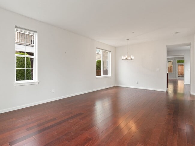Building Photo - Spacious 4Bd Redmond Home