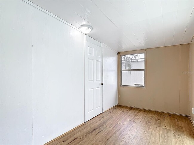 Building Photo - 115 Lindenwood Ln