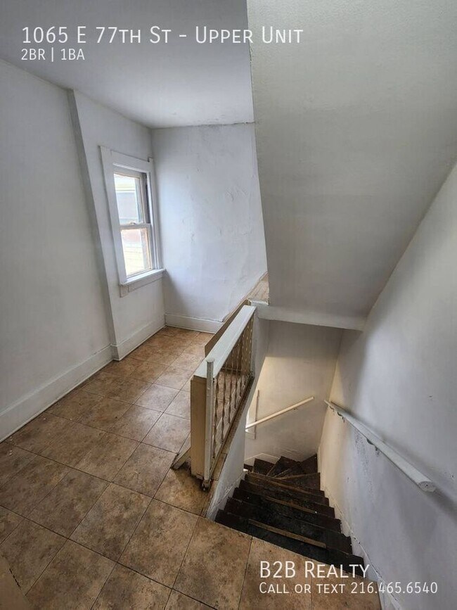 Building Photo - 1065 E 77th St