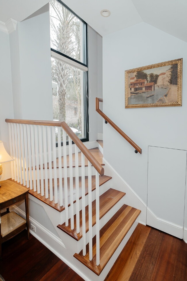 Building Photo - Downtown Retreat: Spacious 1-Bedroom Townhome in Historic Charleston!"