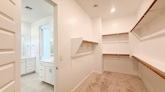 Building Photo - 2041 W Sierra Sunset Trail