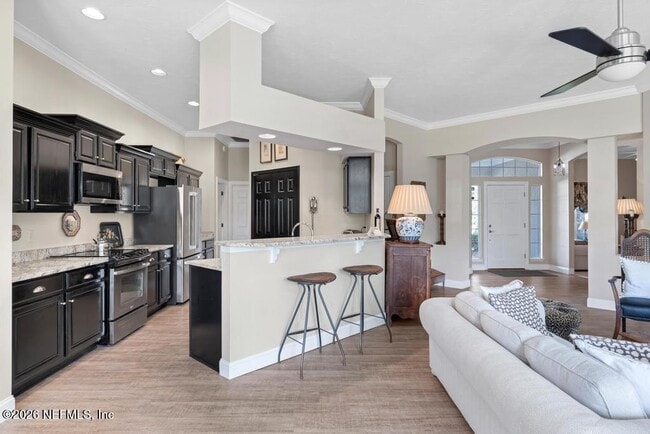 Building Photo - 137 Oak View Cir