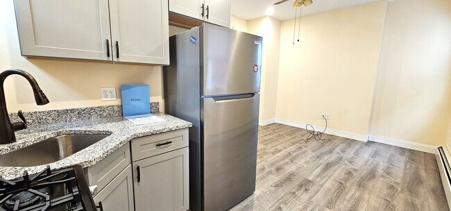 Building Photo - 207 S Union St