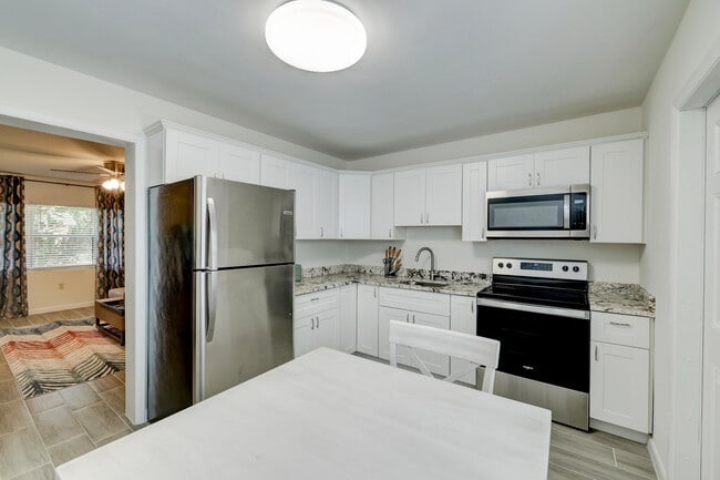 Building Photo - 125 S 10th St