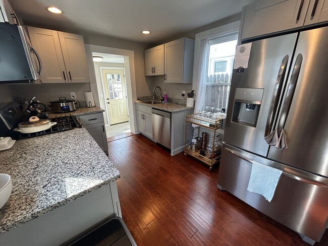 Building Photo - Now Leasing - Beautiful 3-bedroom, 1.5-bat...