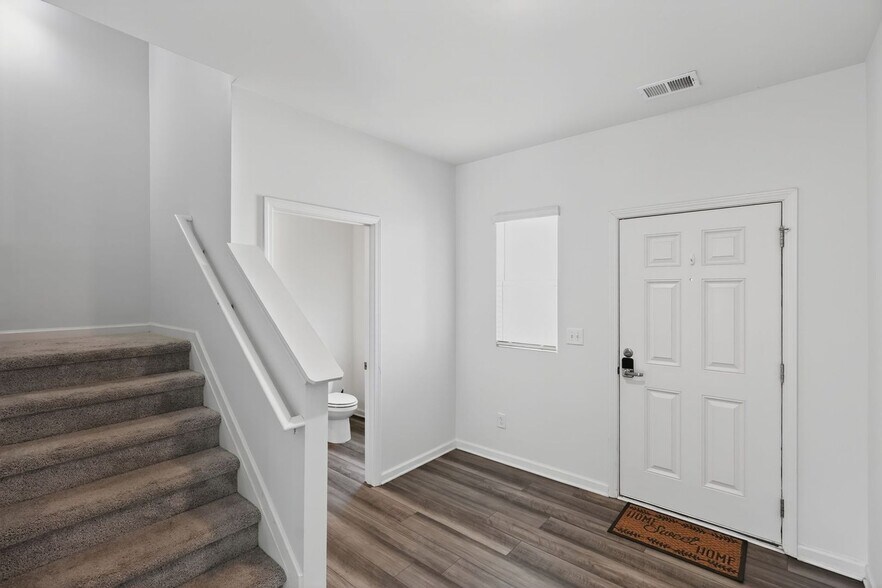 Building Photo - 419 Matera Dr NW
