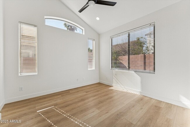 Building Photo - 9934 E Empress Ave