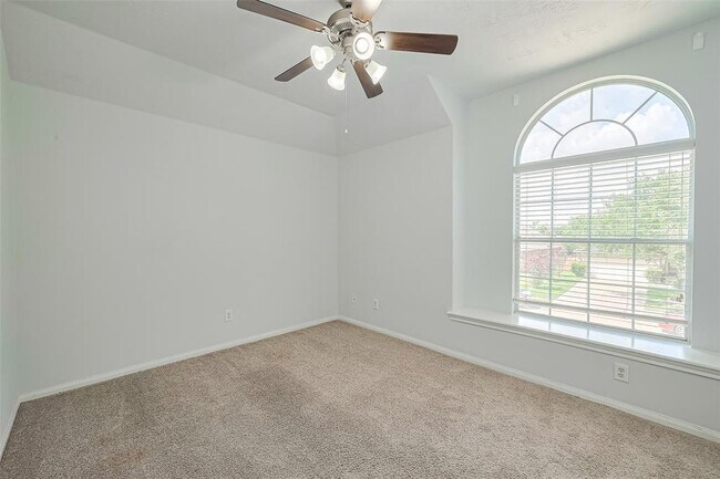 Building Photo - 24730 Blane Dr
