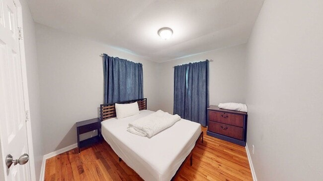 Building Photo - 32 Marion St