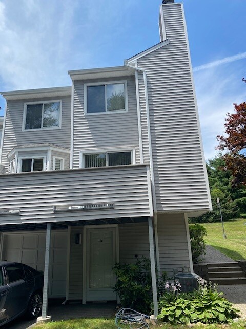 Building Photo - 4 Daisy Dr