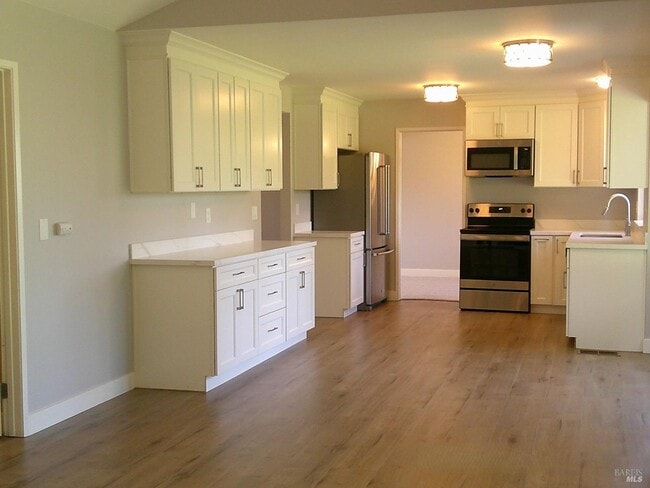 Building Photo - 785 Dogwood Cir