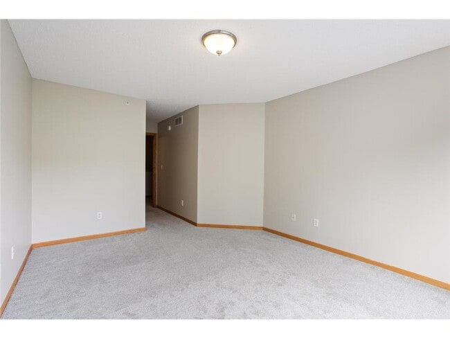 Building Photo - 13840 54th Ave N