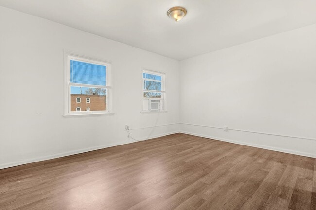 Building Photo - 611 Maude Ave