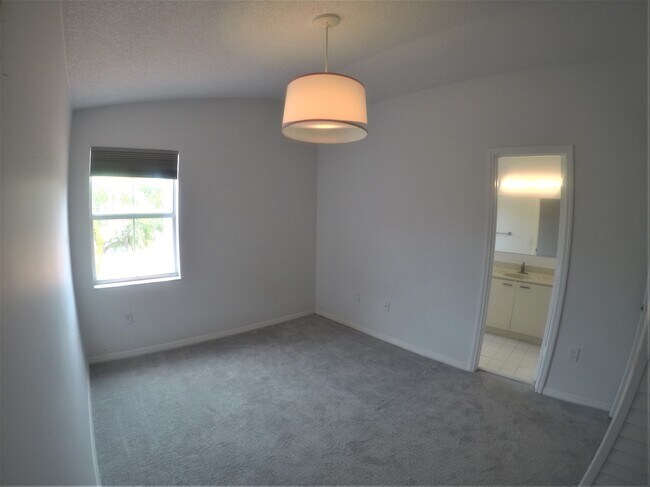 Building Photo - 1145 Yellowheart Way