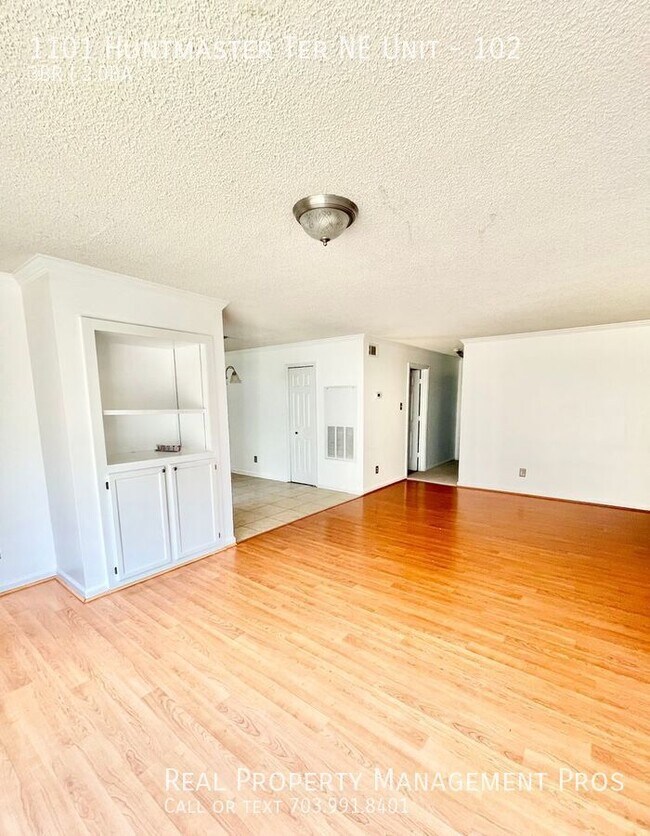 Building Photo - 1101 Huntmaster Terrace NE