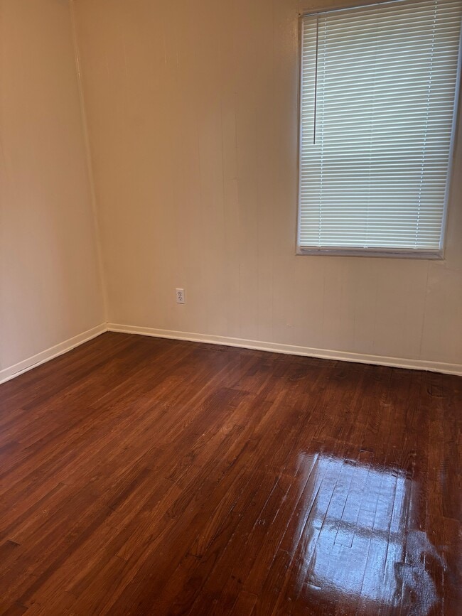 Building Photo - 19449 W Chicago