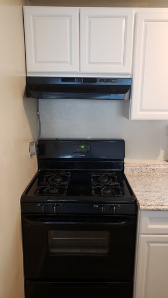 Building Photo - 4809 Meade St NE