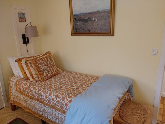 Building Photo - 56 Far Pond Rd