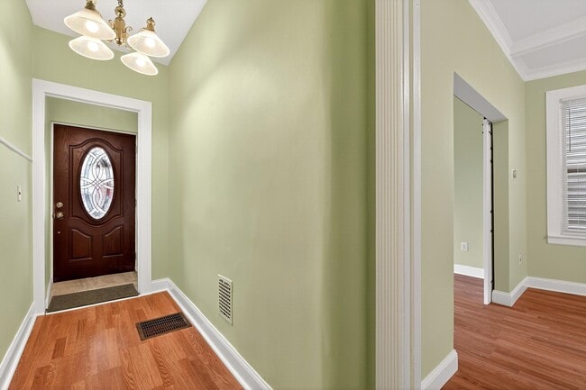 Building Photo - 133 W 28th St