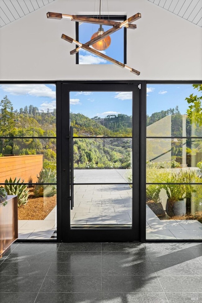 Building Photo - 987 Mark West Springs Rd