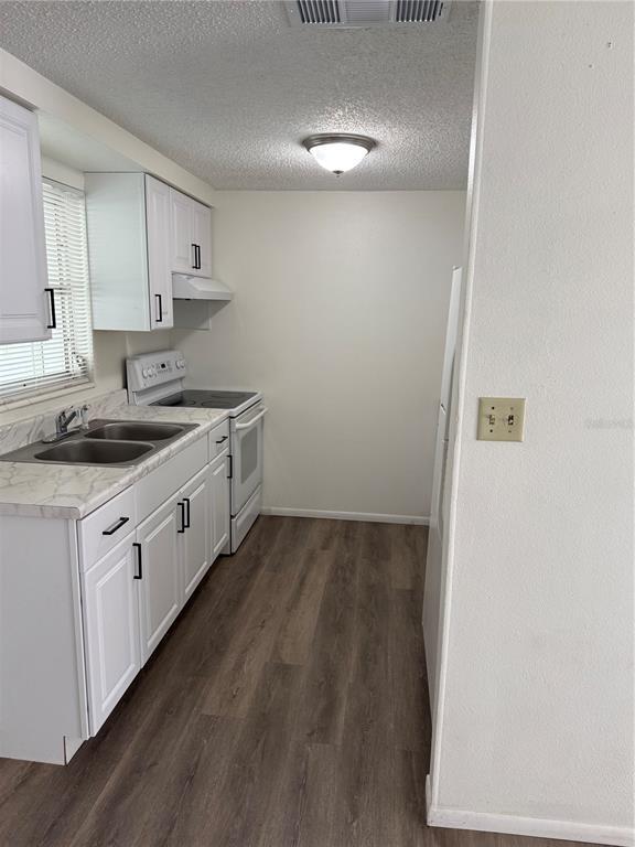 Building Photo - 5320 S Lockwood Ridge Rd