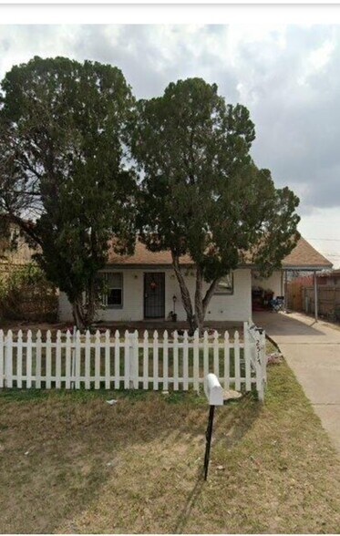 3 BDs 2 Baths - 2517 Lindberg Ave