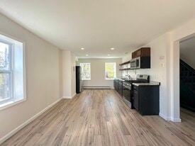 Building Photo - 71 Liberty St