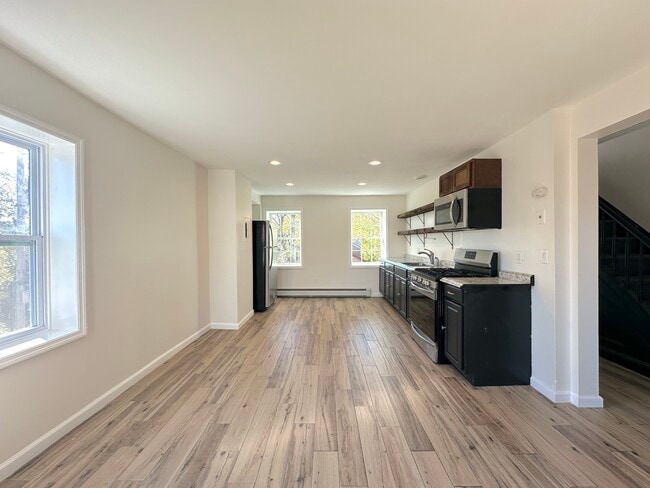 Building Photo - 71 Liberty St