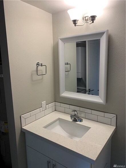 Building Photo - 4010-4016 S Warner St