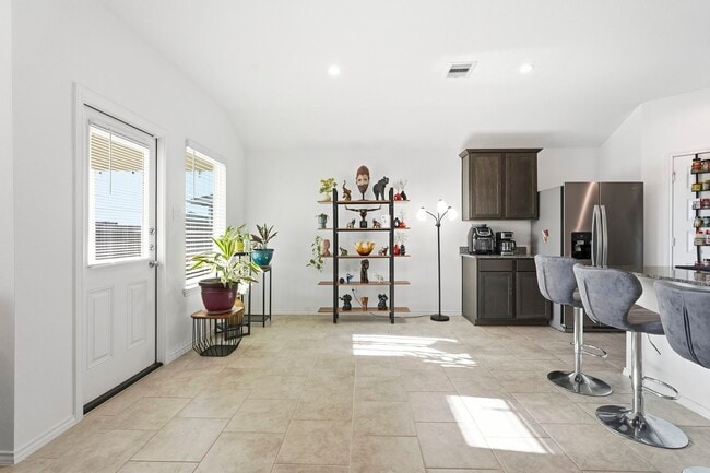 Building Photo - 1046 Appaloosa Ln