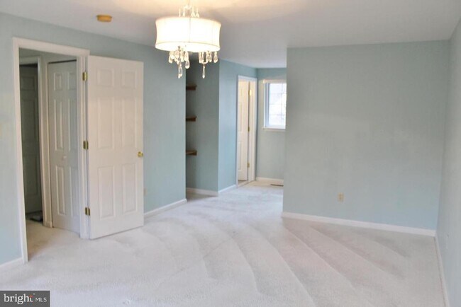 Building Photo - 9400 Wrought Iron Ct