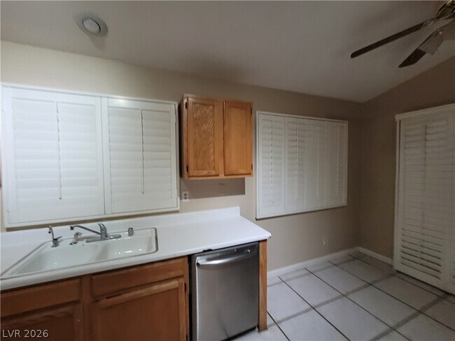 Building Photo - 2458 Color Canyon Way