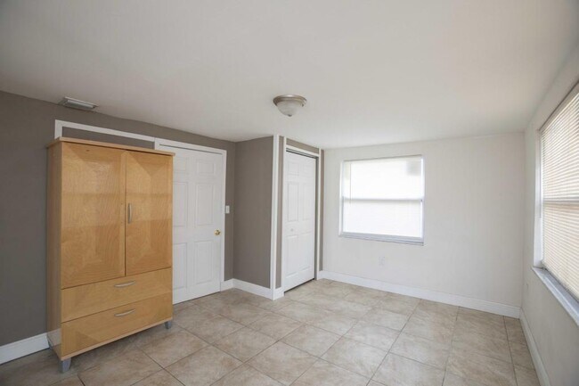 Building Photo - 11214 Linden Ln