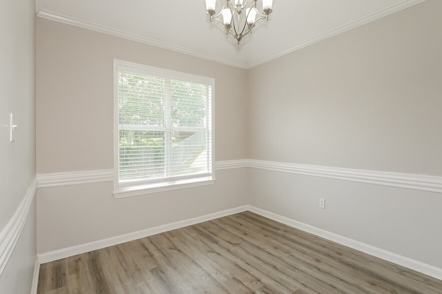 Building Photo - 6181 Braybourne Main