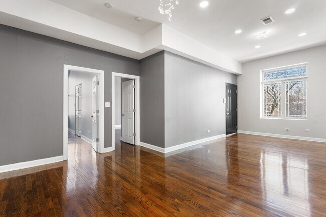 Building Photo - 6540 S Maryland Ave