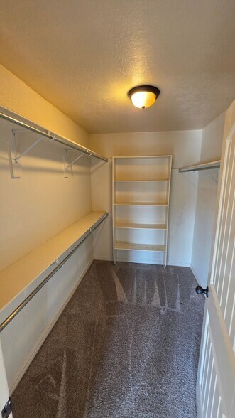 Building Photo - 3105 SW Pine Valley Rd