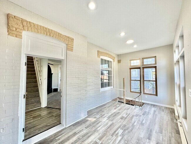 Building Photo - 1505 24th St