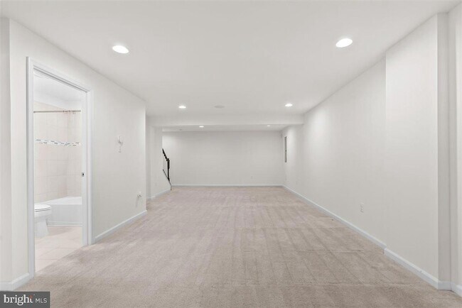 Building Photo - 109 Emperor Dr