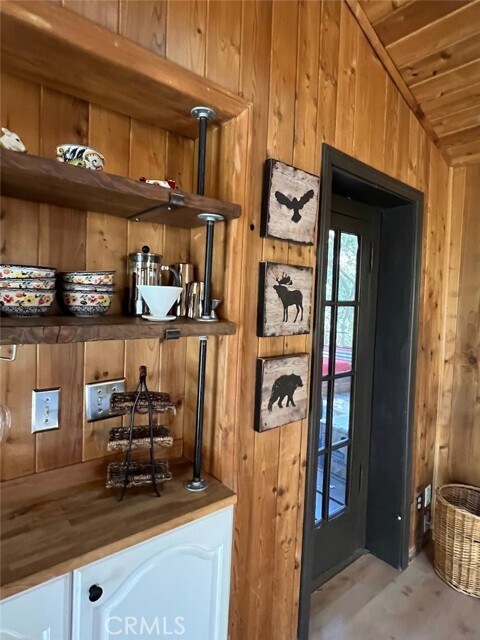 Building Photo - 456 S Skyline Dr