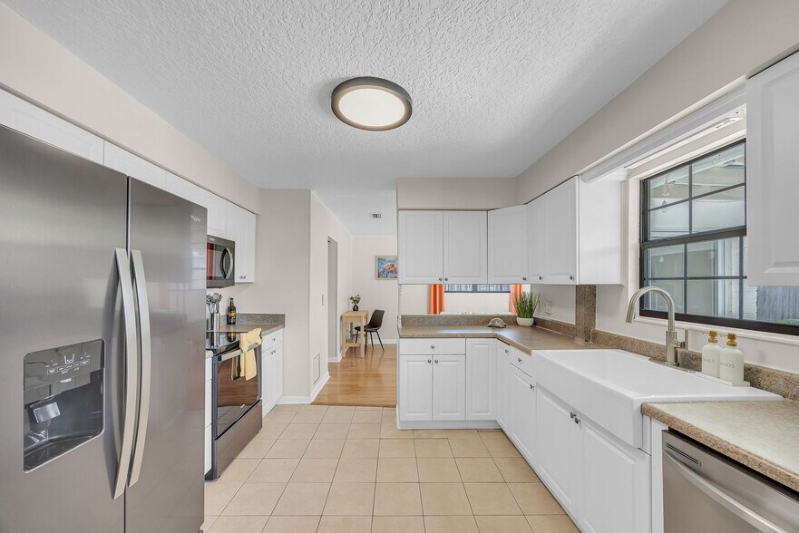 Building Photo - 26 Cobia St