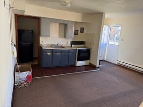 Building Photo - 584 Thompson Ave