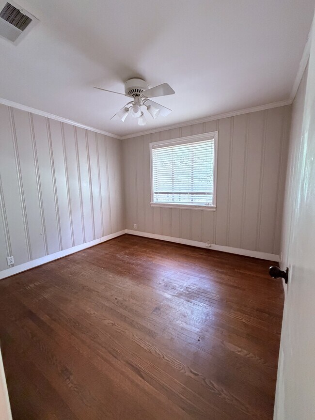 Building Photo - 13 Brookside Dr