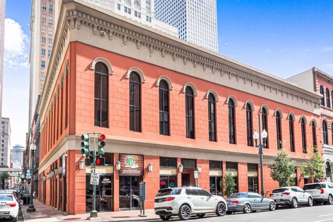 Building Photo - 828 Gravier St