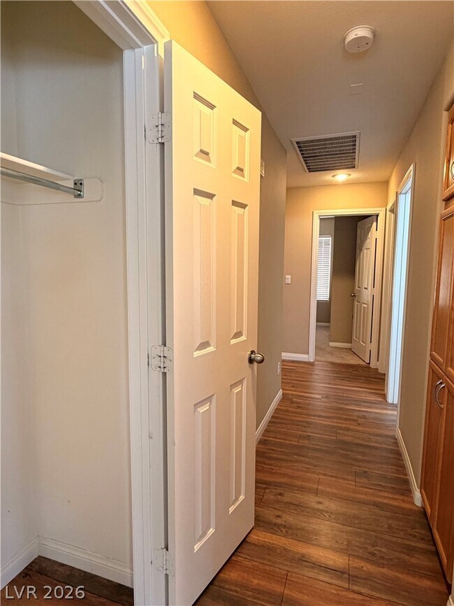 Building Photo - 212 Horizon Peak Dr
