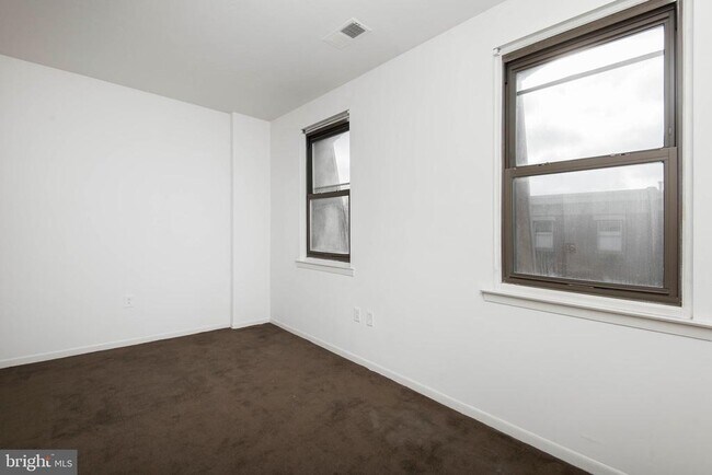 Building Photo - 2031 South St