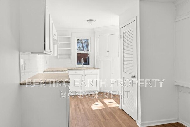 Building Photo - 2017 48th Street Ensley