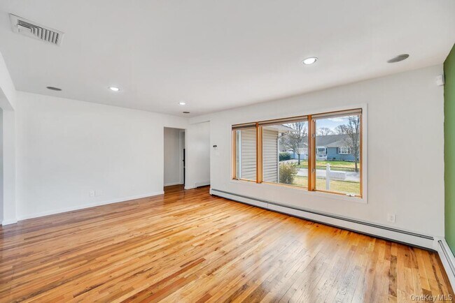 Building Photo - 3685 Prairie Path